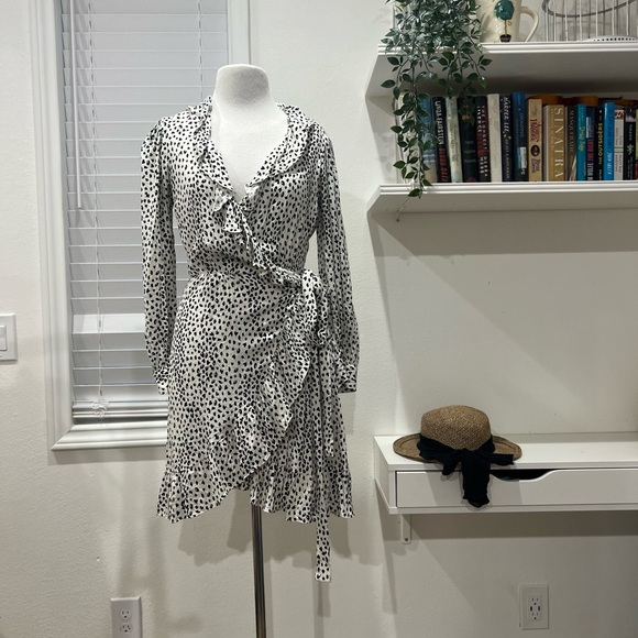 Maje Dresses & Skirts - Maje Ruffled dress